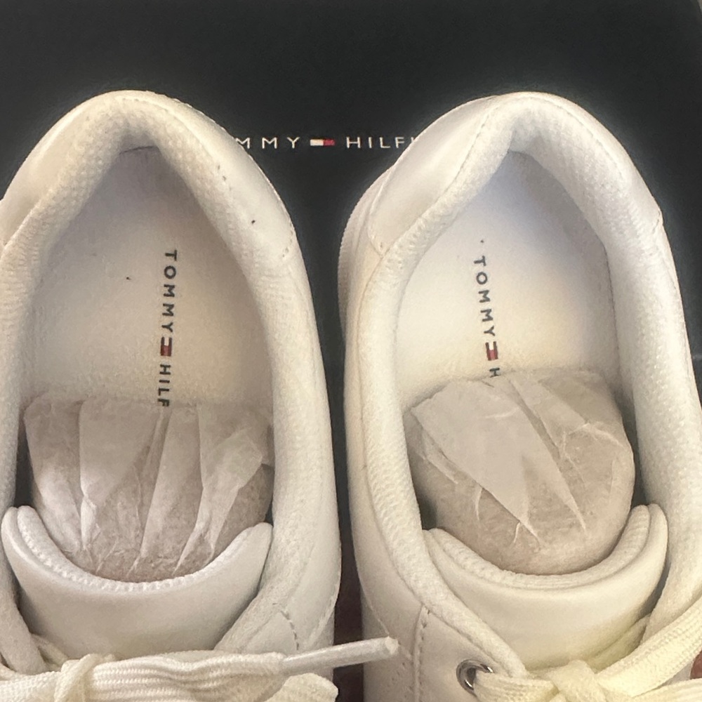 Tommy Hilfiger Men's White and Red Sneakers - Picture 7 of 10